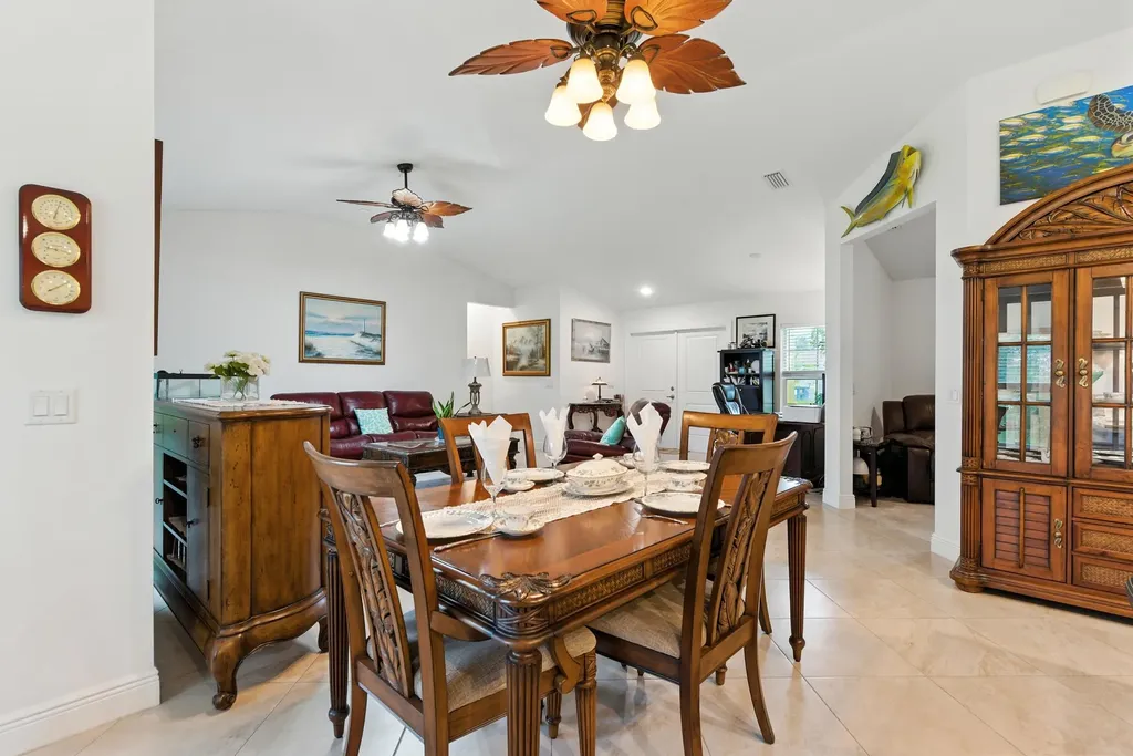 176 Venus Cay Naples FL 34114