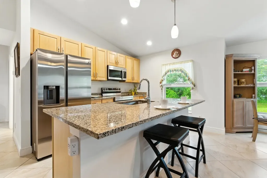 176 Venus Cay Naples FL 34114