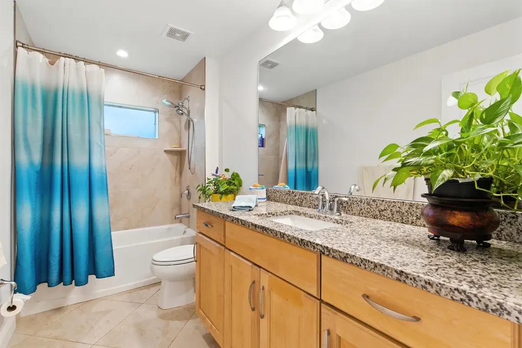 176 Venus Cay Naples FL 34114