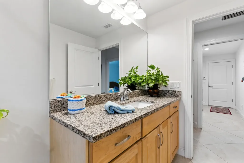 176 Venus Cay Naples FL 34114