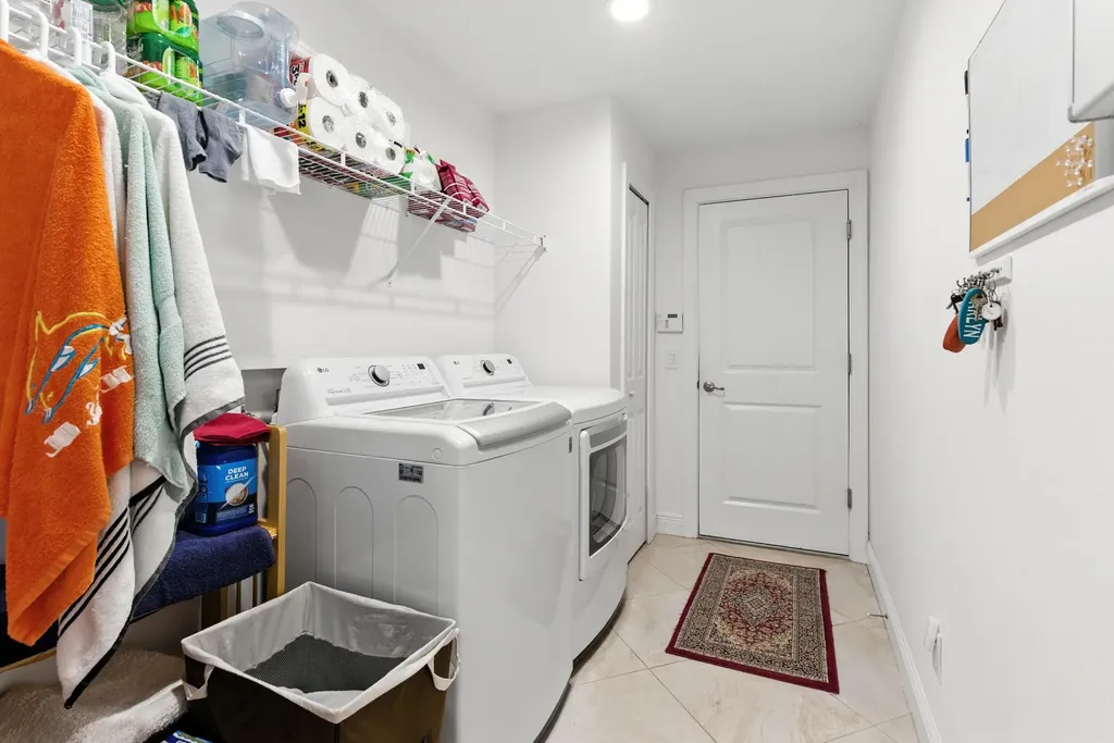 176 Venus Cay Naples FL 34114