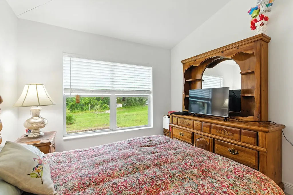 176 Venus Cay Naples FL 34114