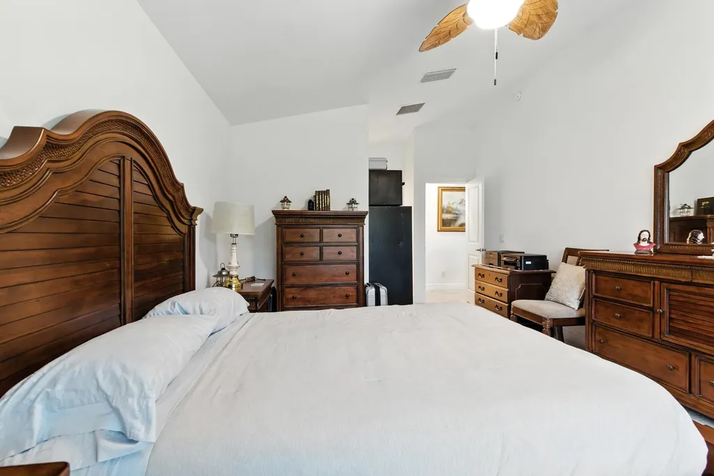 176 Venus Cay Naples FL 34114