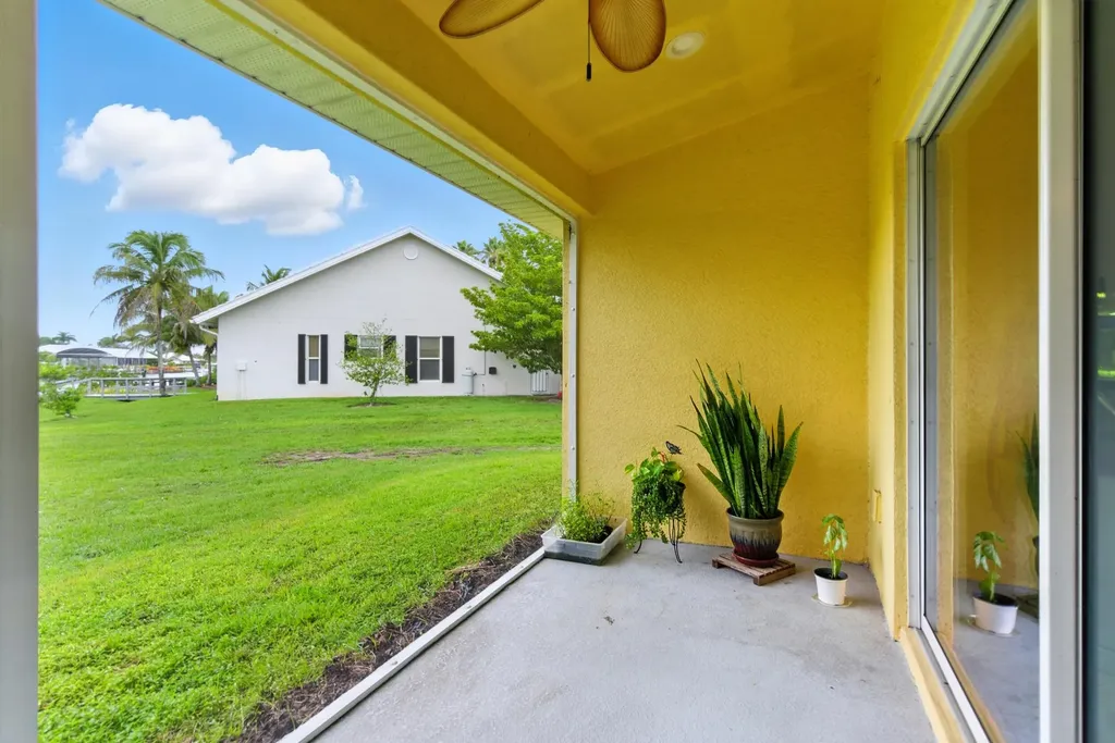 176 Venus Cay Naples FL 34114