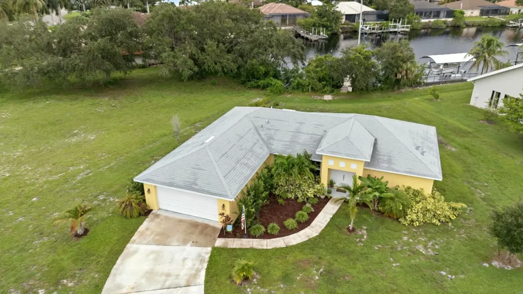 176 Venus Cay Naples FL 34114