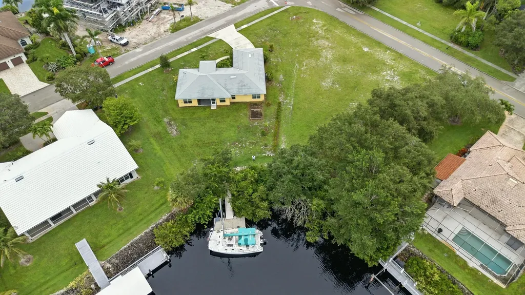 176 Venus Cay Naples FL 34114