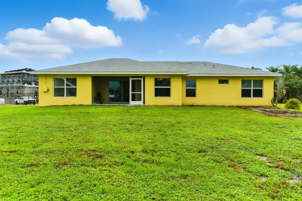 176 Venus Cay Naples FL 34114