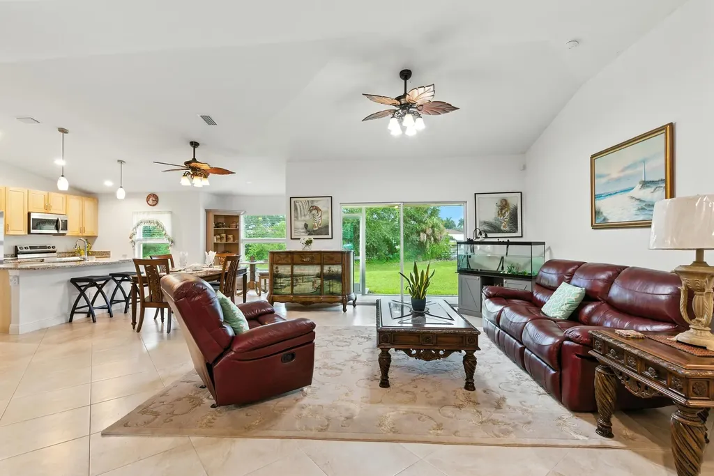 176 Venus Cay Naples FL 34114
