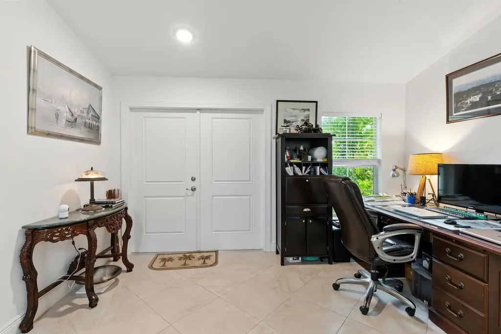 176 Venus Cay Naples FL 34114