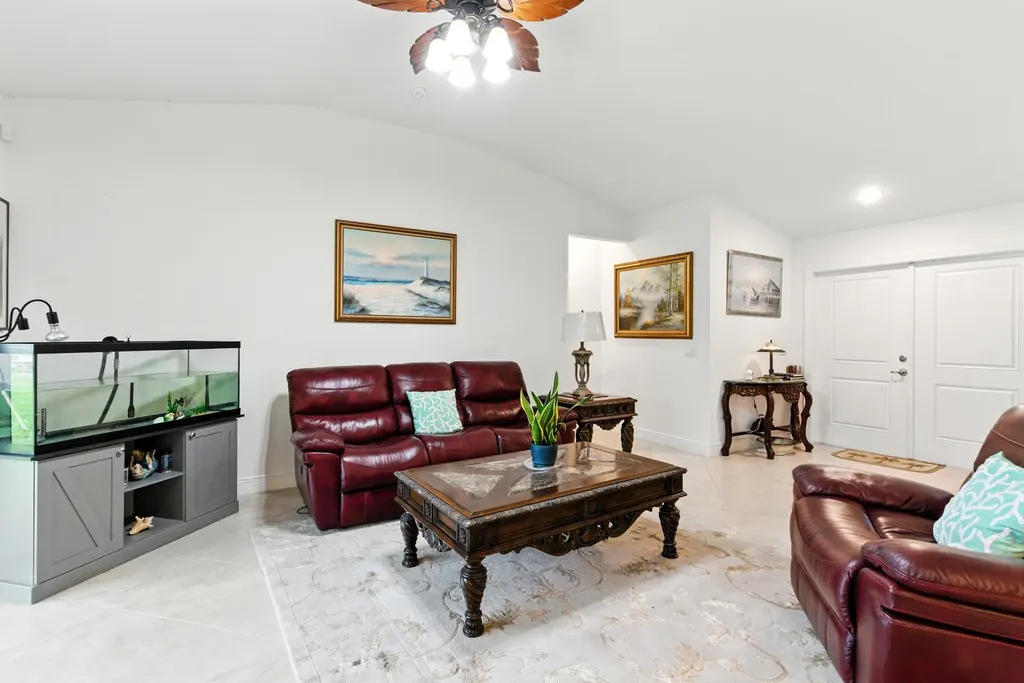 176 Venus Cay Naples FL 34114