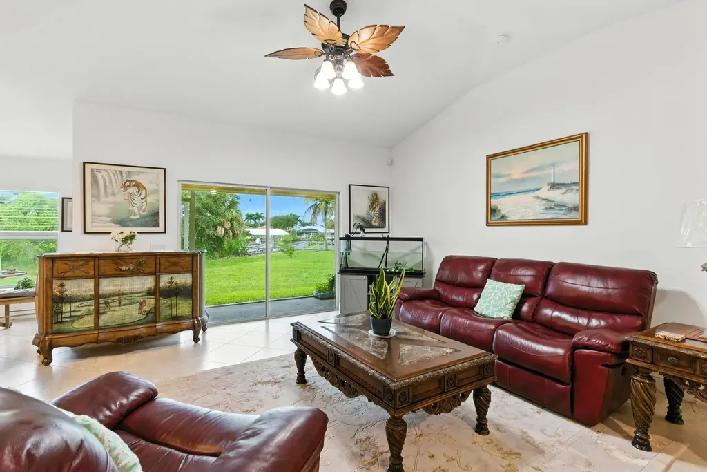 176 Venus Cay Naples FL 34114