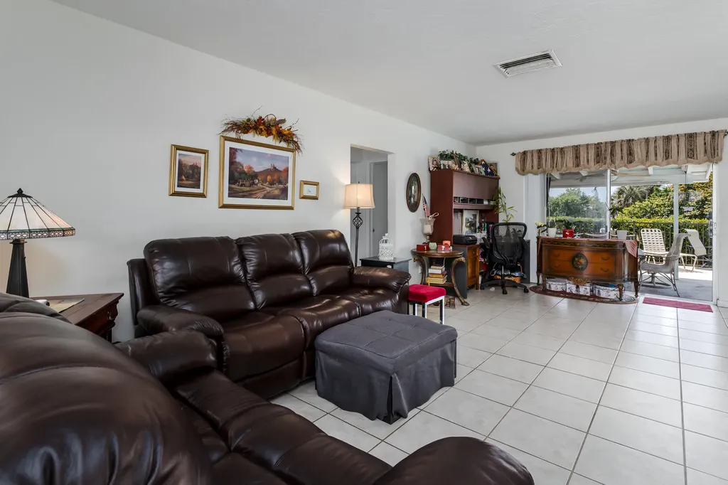 756 Apple Court Marco Island FL 34145