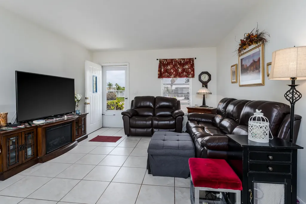 756 Apple Court Marco Island FL 34145
