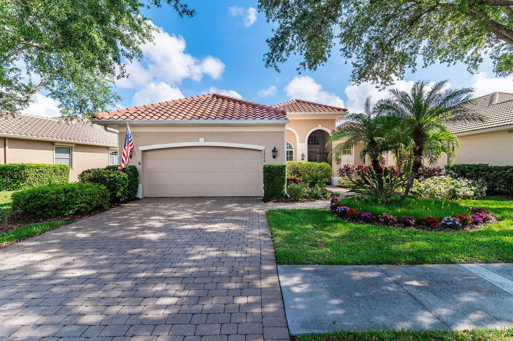 6806 Bent Grass Drive Naples FL 34113