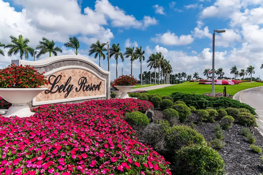 6806 Bent Grass Drive Naples FL 34113