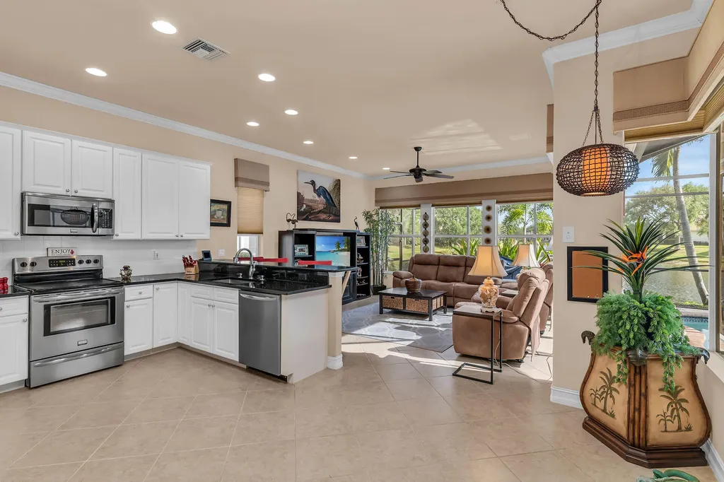 6806 Bent Grass Drive Naples FL 34113