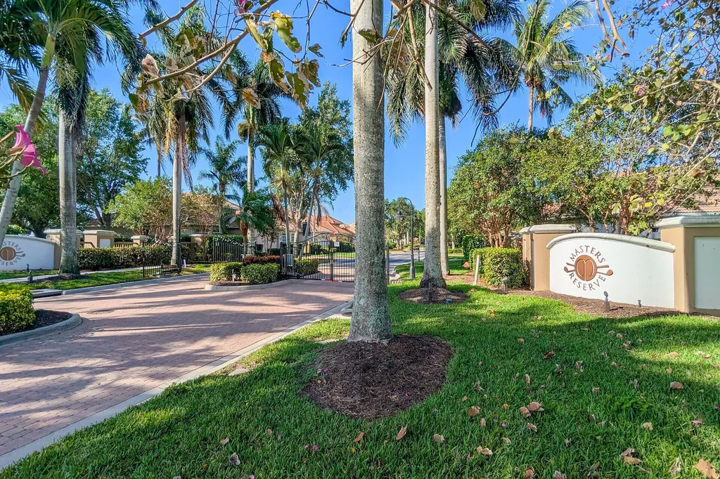 6806 Bent Grass Drive Naples FL 34113