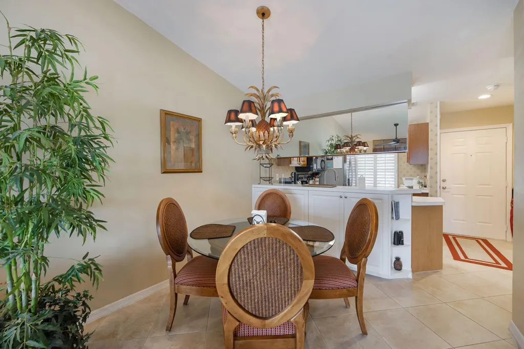 1045 Mainsail Naples FL 34114