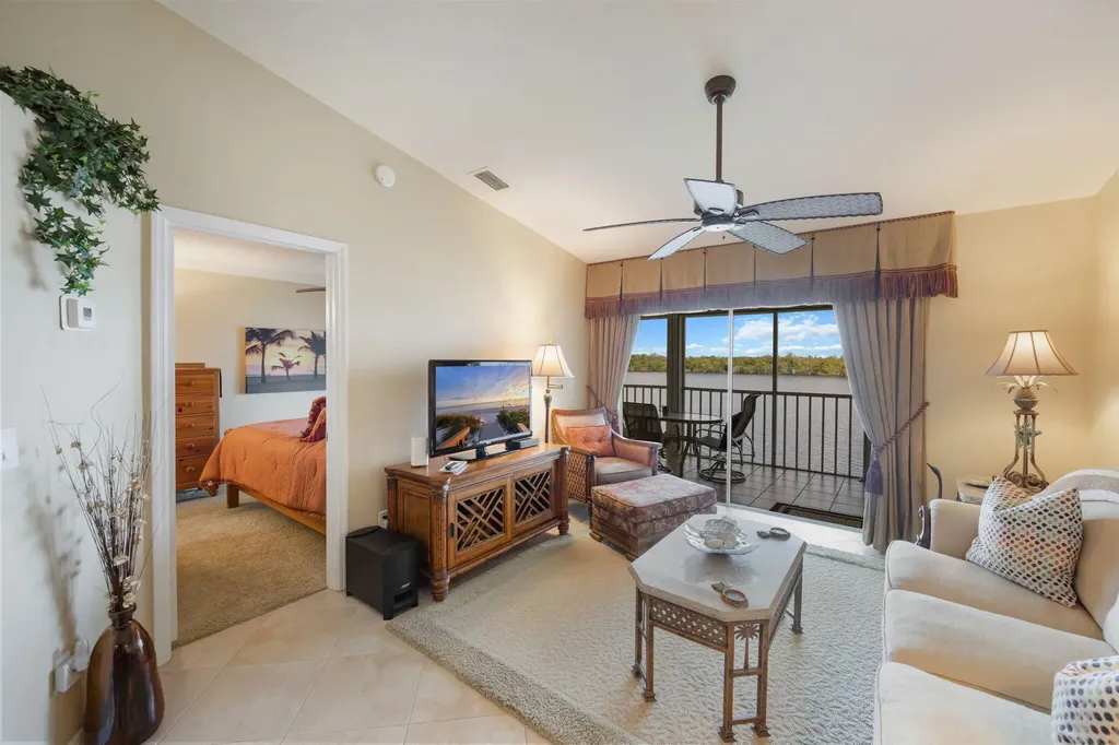 1045 Mainsail Naples FL 34114