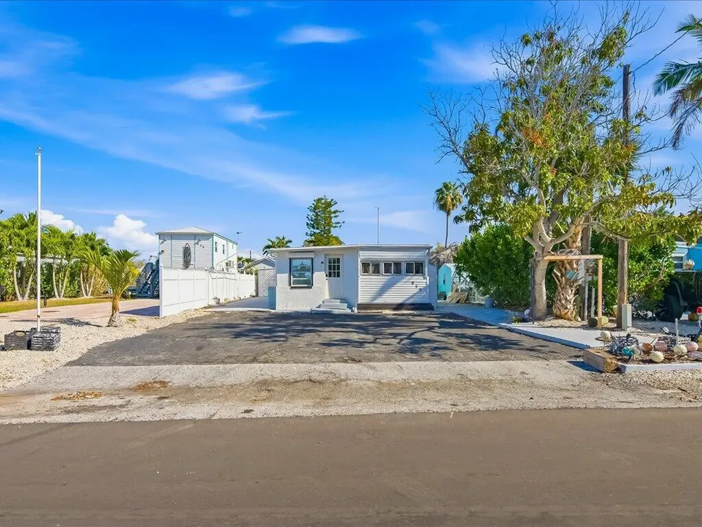 657 E Palm Avenue Goodland FL 34140