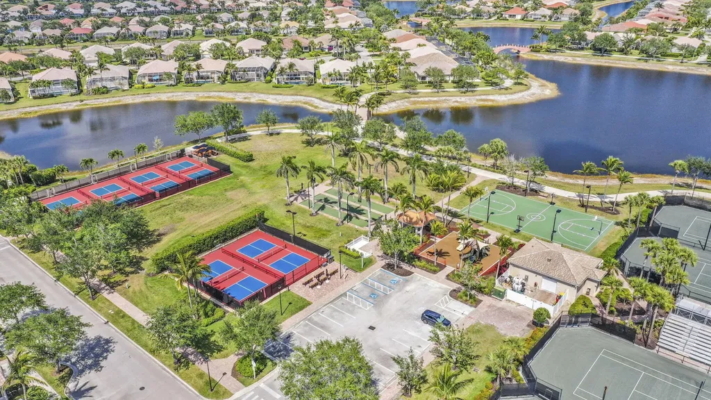 8481 Benelli Court Naples FL 34114