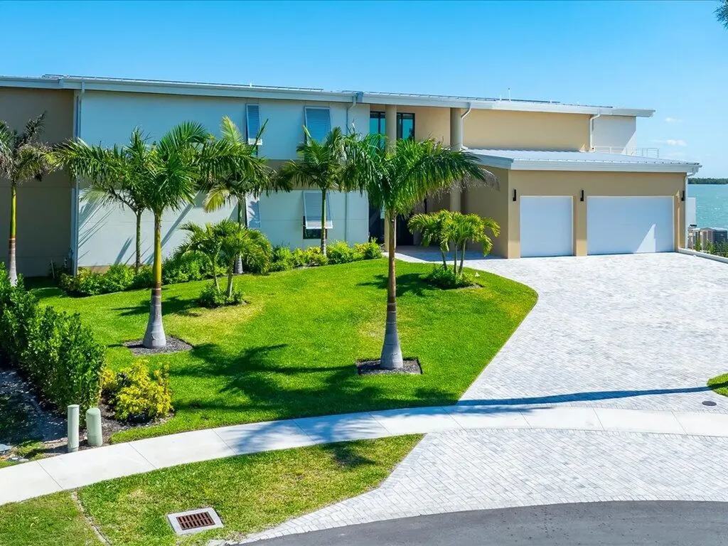 1798 Wavecrest Court Marco Island FL 34145