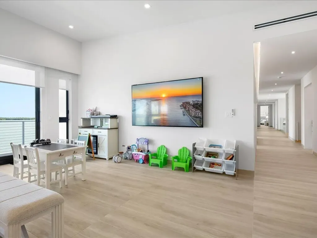 1798 Wavecrest Court Marco Island FL 34145