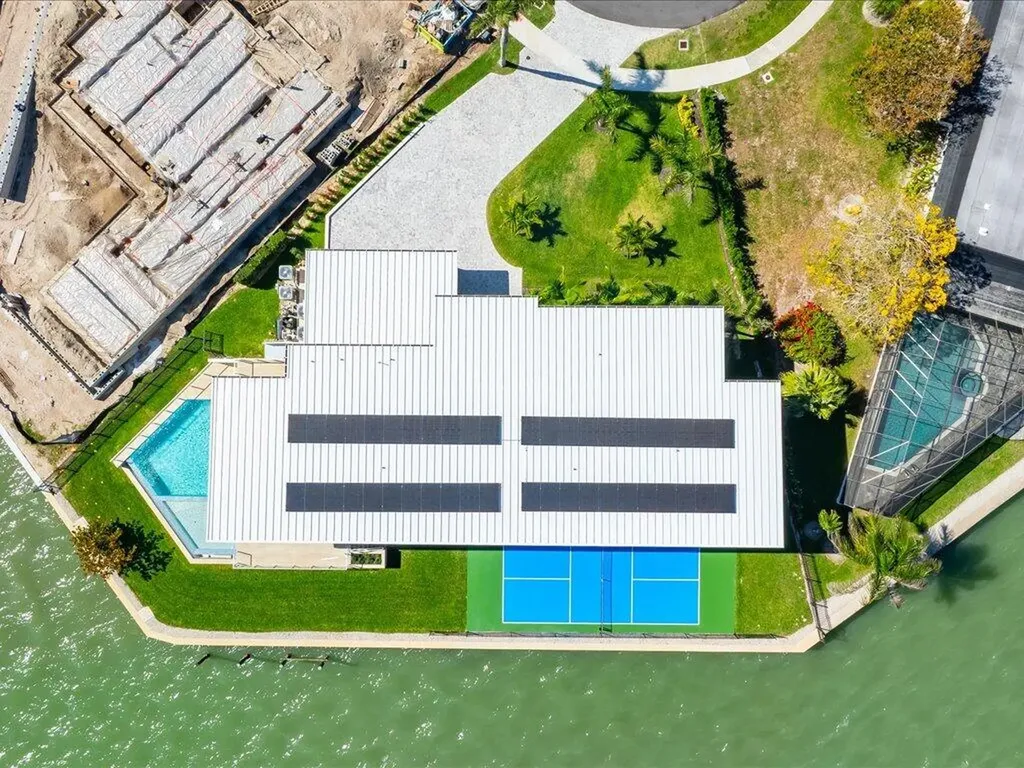 1798 Wavecrest Court Marco Island FL 34145