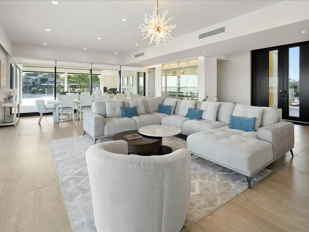 1798 Wavecrest Court Marco Island FL 34145