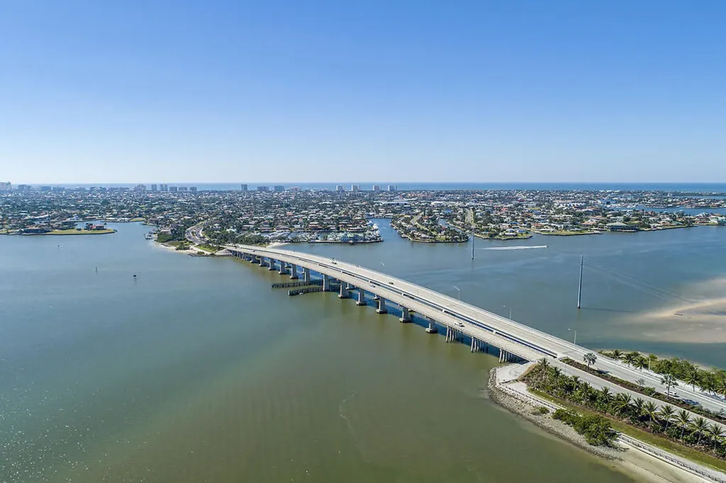 255 Columbus Way Marco Island FL 34145