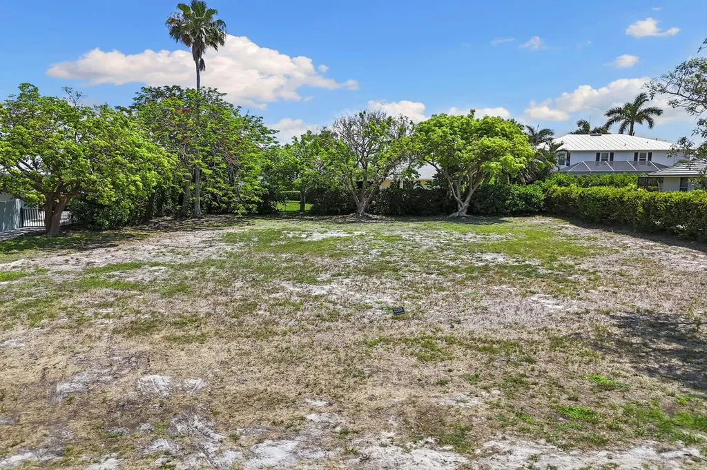 574 Tigertail Court Marco Island FL 34145