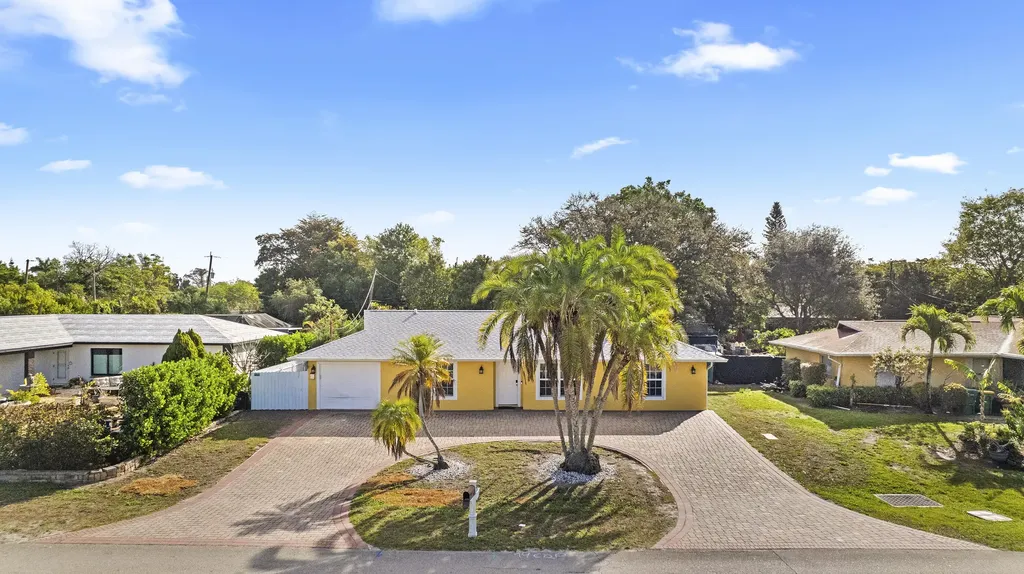 2040 46th Terrace SW Naples FL 34116