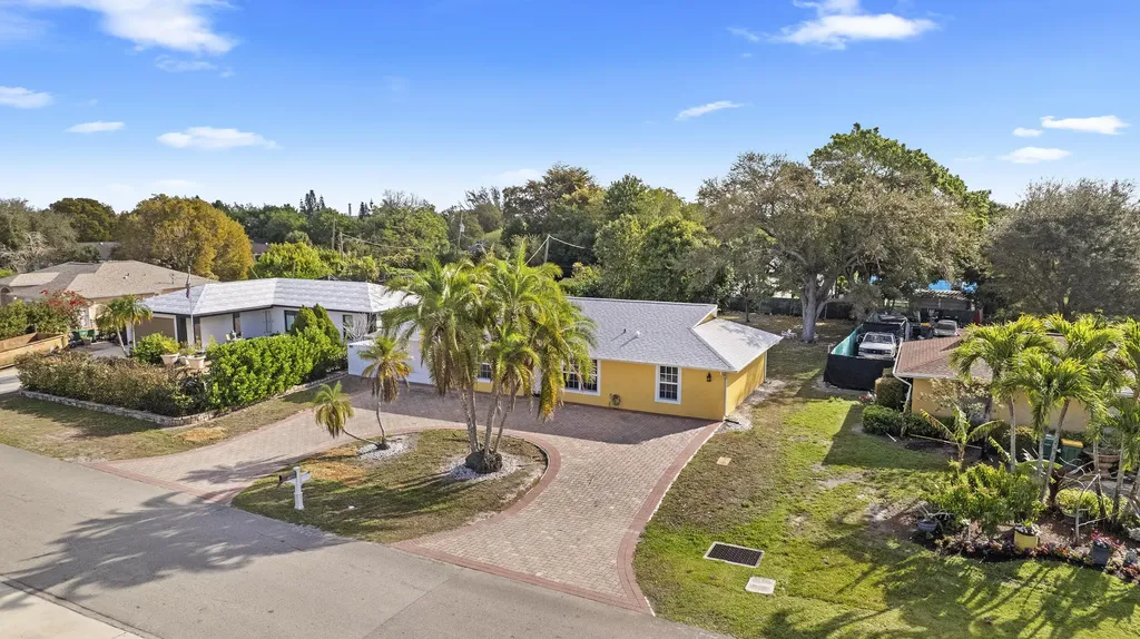 2040 46th Terrace SW Naples FL 34116