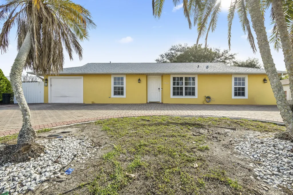 2040 46th Terrace SW Naples FL 34116