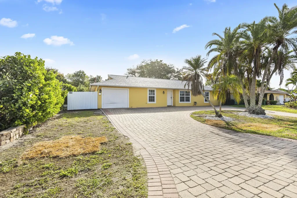 2040 46th Terrace SW Naples FL 34116