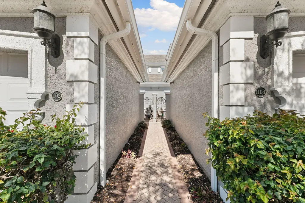 9213 Museo Circle Naples FL 34114