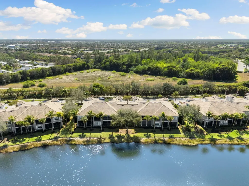 9213 Museo Circle Naples FL 34114