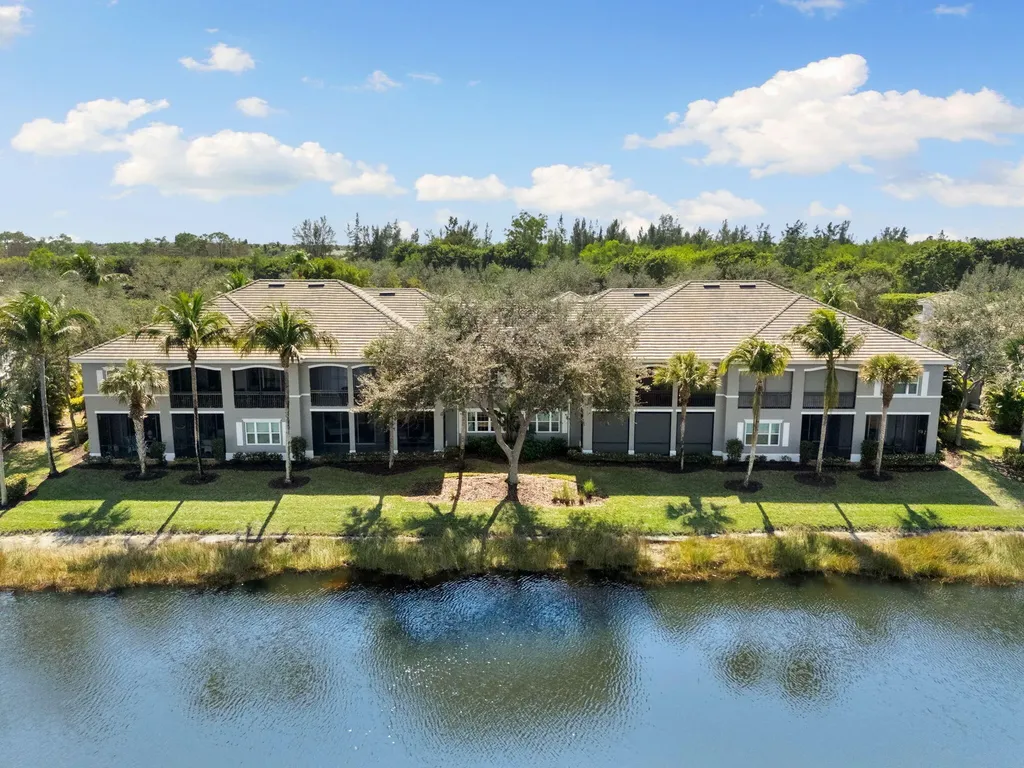 9213 Museo Circle Naples FL 34114