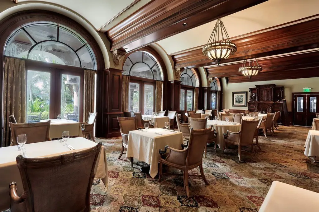 9213 Museo Circle Naples FL 34114