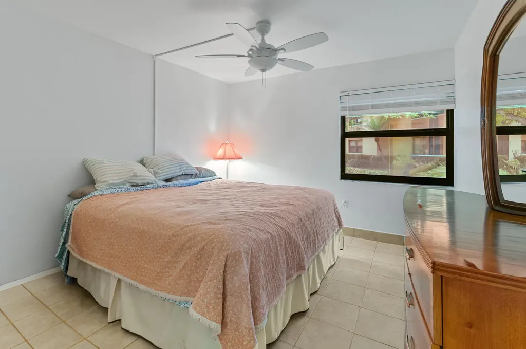 1538 Mainsail Drive Naples FL 34114