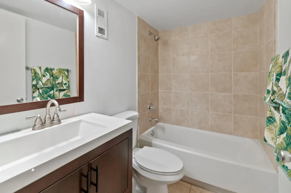 1538 Mainsail Drive Naples FL 34114