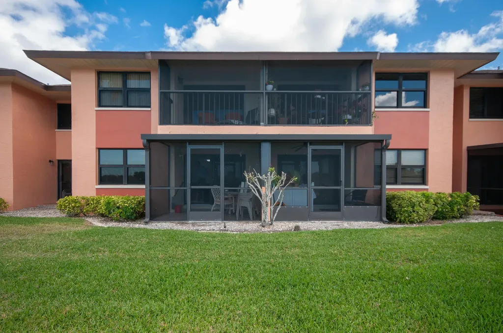 1538 Mainsail Drive Naples FL 34114