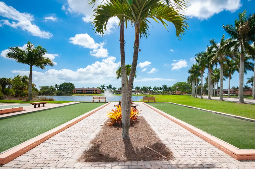 1538 Mainsail Drive Naples FL 34114