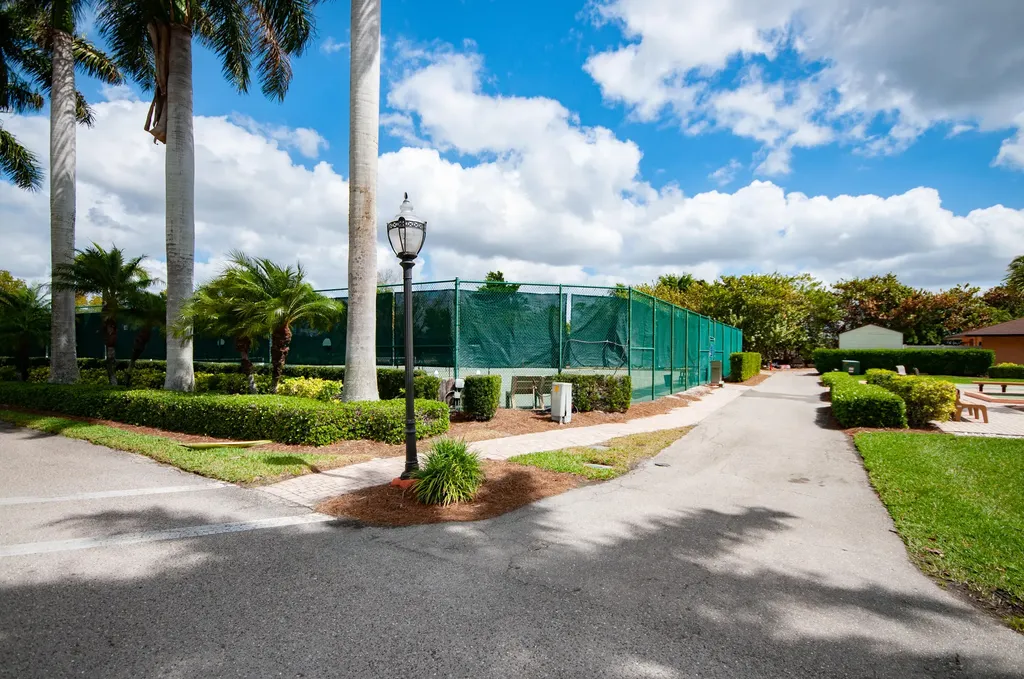 1538 Mainsail Drive Naples FL 34114