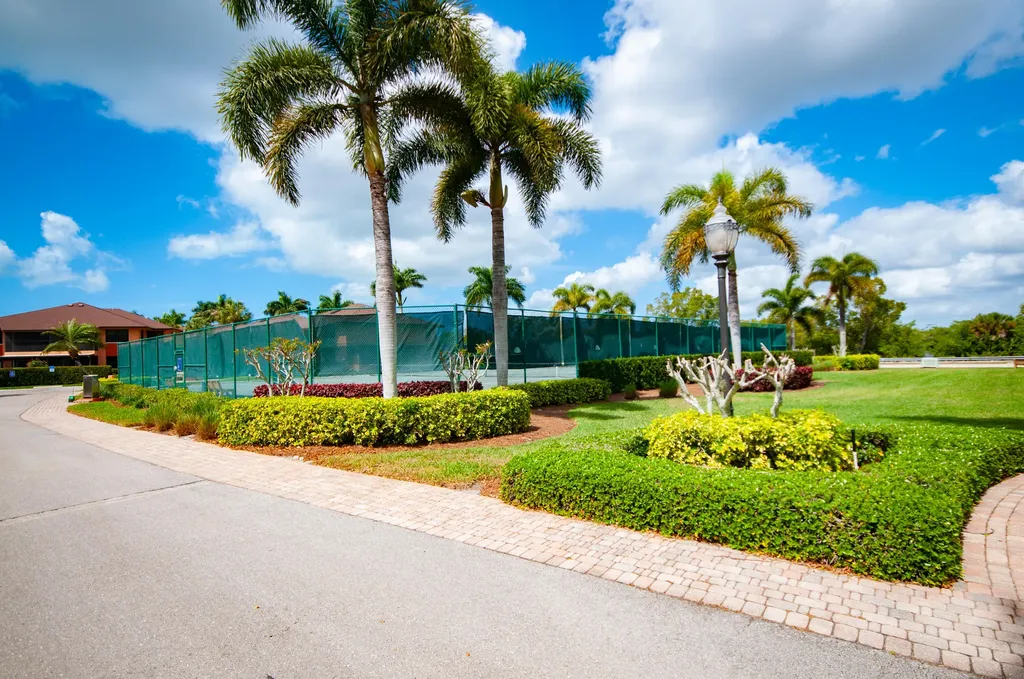 1538 Mainsail Drive Naples FL 34114