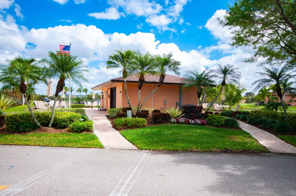 1538 Mainsail Drive Naples FL 34114