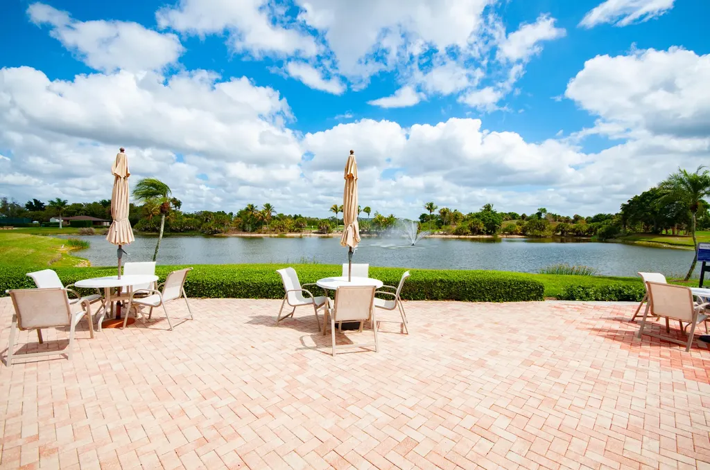 1538 Mainsail Drive Naples FL 34114