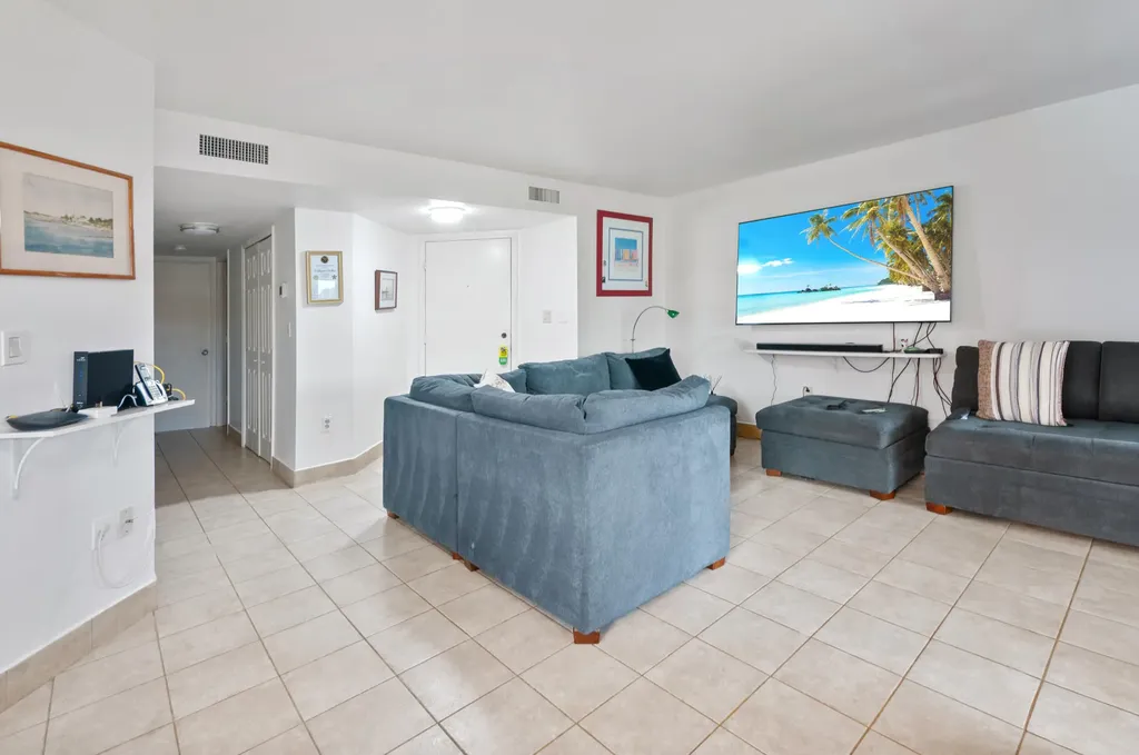 1538 Mainsail Drive Naples FL 34114