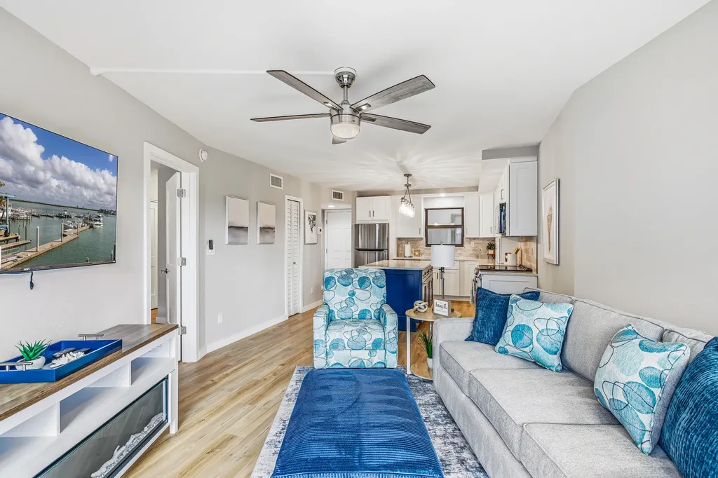 1027 Anglers Cove Marco Island FL 34145