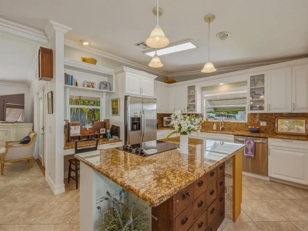 32 Covey Lane Naples FL 34114